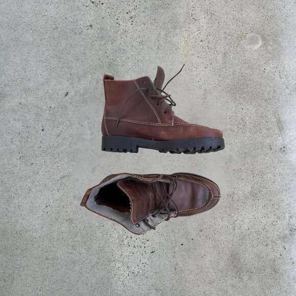 Vintage brown leather boots - Picture 1 of 8
